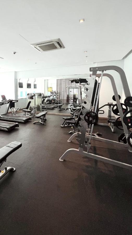 טאגיג La Palazzo - Across Uptown Mall & Grand Hyatt Bgc מראה חיצוני תמונה