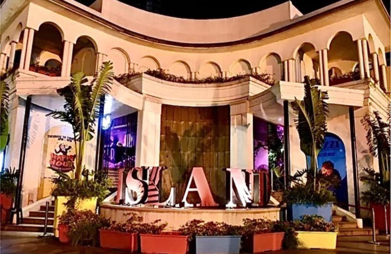 טאגיג La Palazzo - Across Uptown Mall & Grand Hyatt Bgc מראה חיצוני תמונה