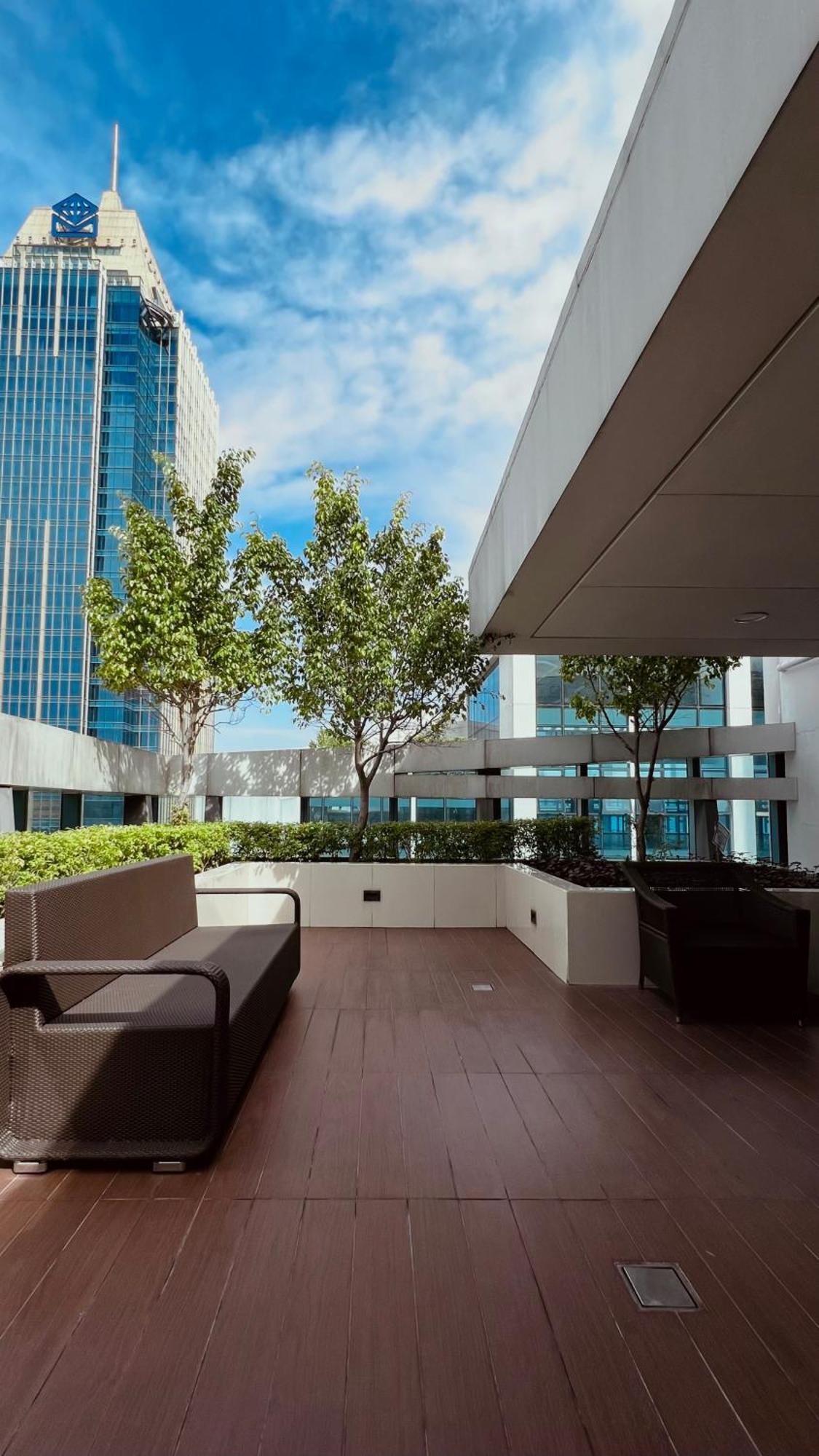 טאגיג La Palazzo - Across Uptown Mall & Grand Hyatt Bgc מראה חיצוני תמונה